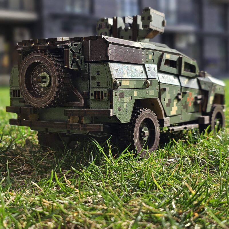 NOVATOR armored vehicle 3D Wooden Puzzle Constructor 35 cm / 445 pieces - Image 8