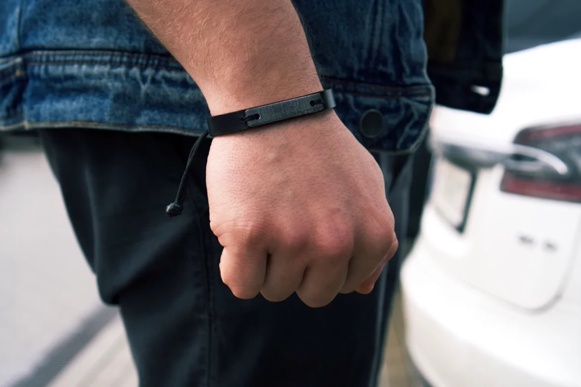 Ukrainian Support Bracelet Paracord Piece Inspired by Military Vehicle Conflict - Image 4