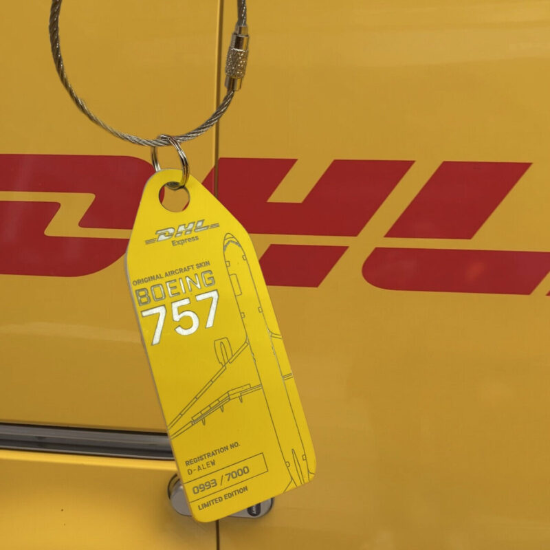 Fuselage Aircraft Original Skin Tag Keychain Aviationtag Boeing 757 D-ALEW DHL